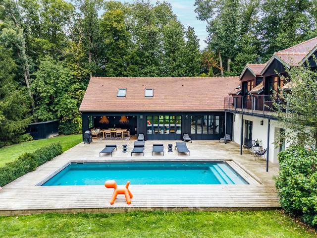 Proche Montfort maison contemporaine avec piscine 280m² Montfort l'Amaury