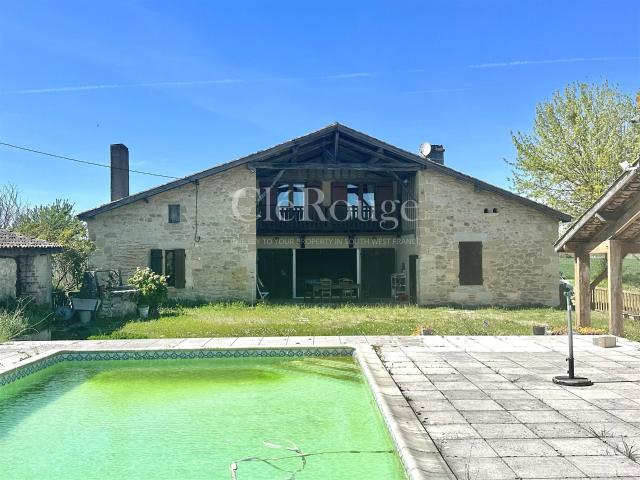Proche Marmande Joli corps de ferme de 7 chambres avec pis. 260m² Marmande