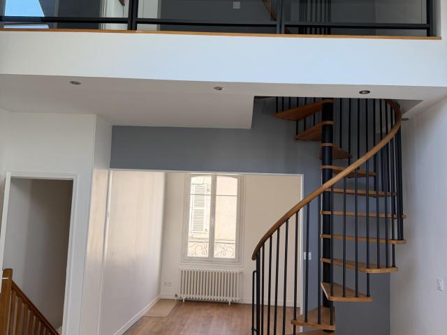 PROCHE MARTROI, CHARMANTE MAISON APPARTEMENT AVEC 3 CHAMBRES 75 m²