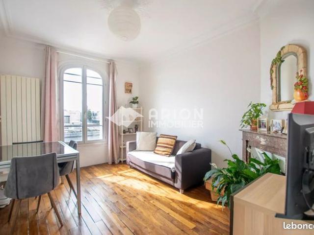 Proche Métro à Vendre: Appartement 3 pièces à Vienotville