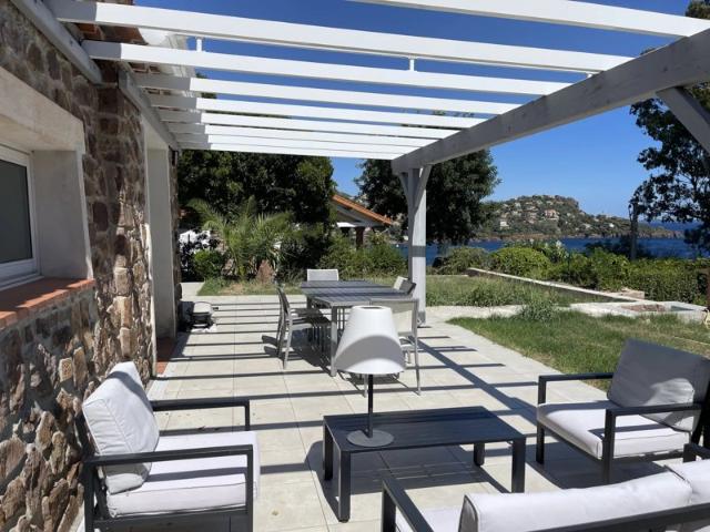 PROCHE MER A PIEDS: VILLA EN PIERRE 4 PIECES