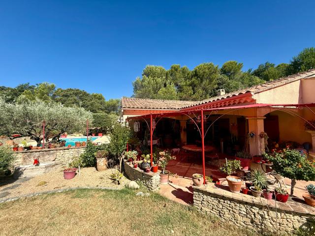 PROCHE NYONS VILLA AVEC PISCINE ET VUE