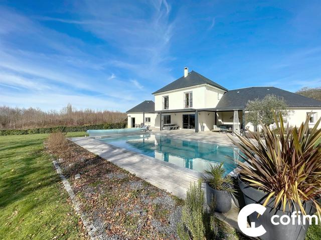 Secteur Soumoulou Superbe maison familiale avec piscine et. 190m² Soumoulou
