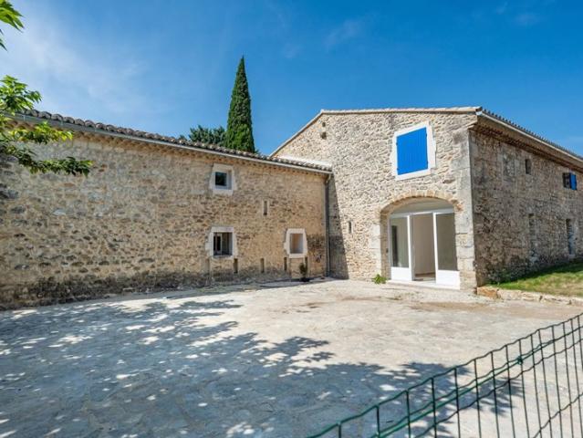 Proche Saint Paul Trois Châteaux, A vendre appartement de standing
