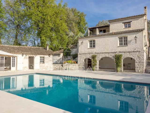 Proche Saint Paul de Vence Charmante villa provençale réce. 205m² Vence
