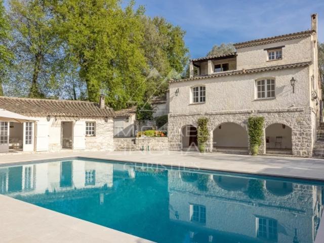 Proche Saint Paul de Vence Charmante villa provençale récemment rénovée
