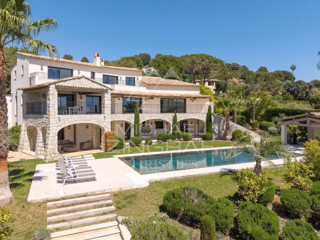 Proche Saint Paul de Vence Luxueuse villa au sein d'un dom. 394m² La Colle sur Loup