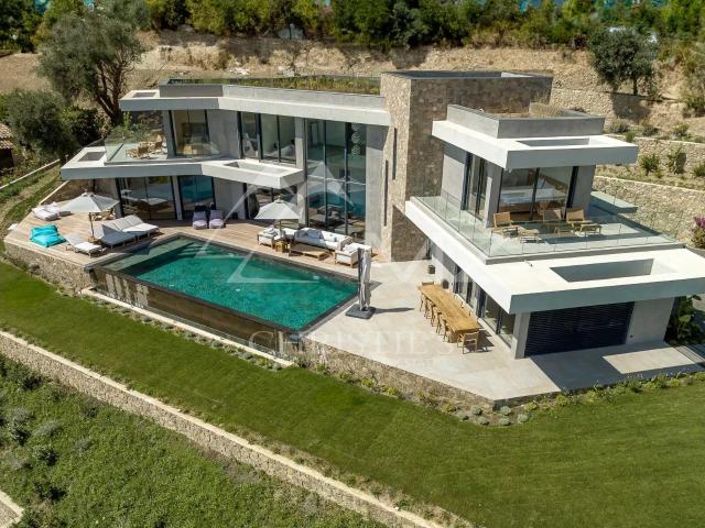 Proche Saint Paul de Vence Magnifique villa neuve contempo. 336m² Vence