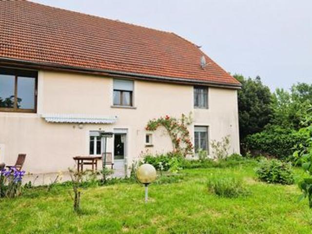 Proche Saint Vit maison de 230 m² sur 880 m² de terrain