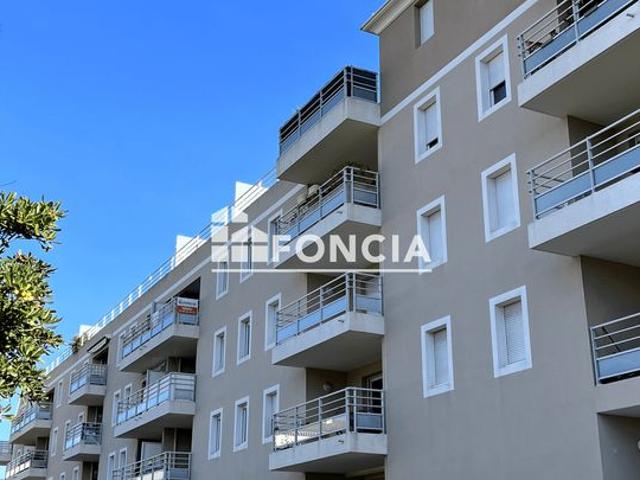 Proche PORTE MARINE – T2 avec terrasse et garage