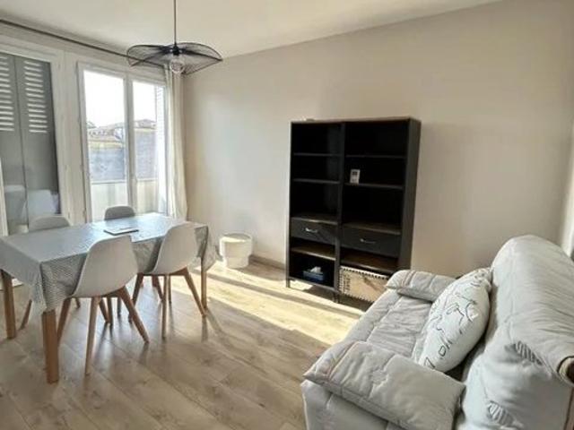 Proche Place Dupuy et hypercentre Beau T2 meublé avec vue