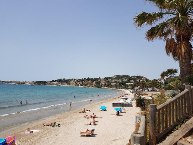 Proche plage, superbe T2 meublé dans résidence avec piscine, parc et tennis