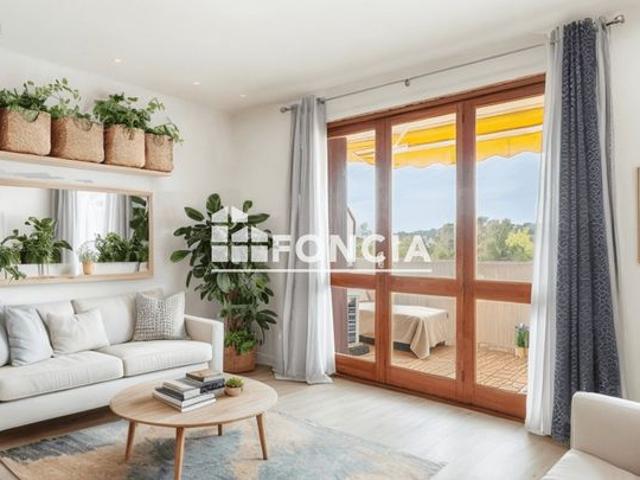 Proche plages Grand T1 de 40 m² transformable en T2 – Dernier étage avec terrasse