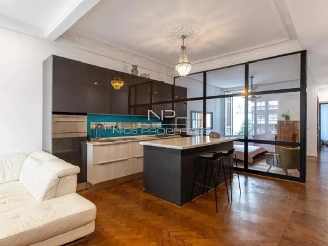 Proche Promenade, Hôtel particulier, 2 appartements 122 m2