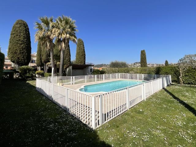 Proche Promenade Riviera vaste 4 Pièces résidence piscine