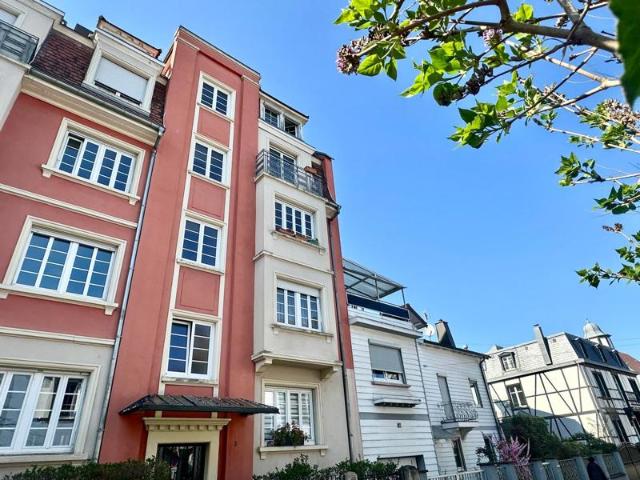 Proche rivetoile neudorf 1p 3eme 40m? balcon