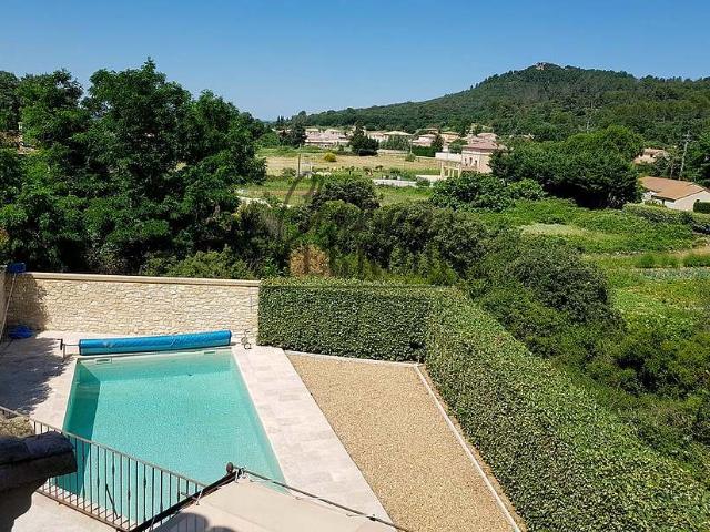 Proche UZES Elegance, lumière et Art de vivre au Sud