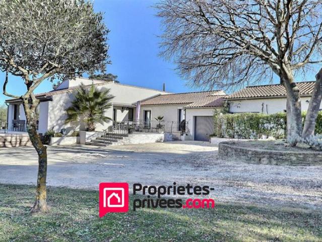 Proche Uzès, Propriété en campagne