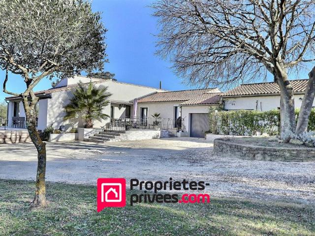 Proche Uzès, Propriété en campagne