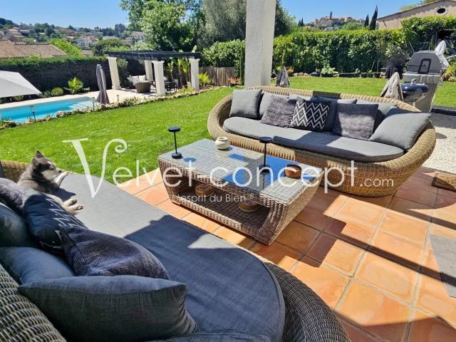 Proche Valbonne En position dominante Au calme 132m² Valbonne