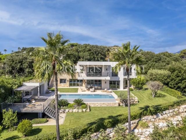 PROCHE VALBONNE Propriété de luxe avec vue mer panoramique