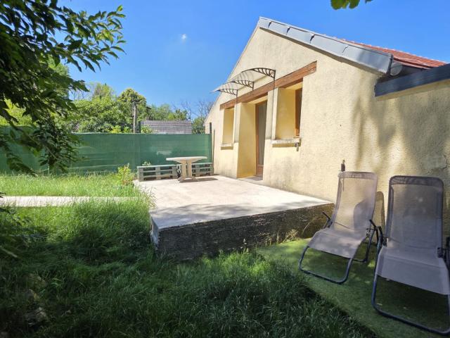 PROCHE VIARMES ! T3 avec jardin et stationnement