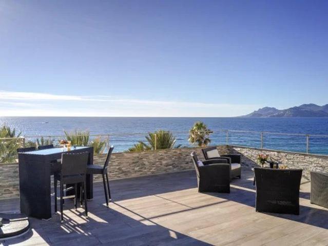 Proche Vieux port Penthouse avec belle vue mer 107m² Cannes