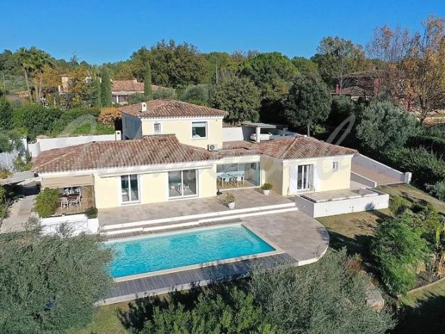 Bagnols en Forêt 83600 – Belle villa lumineuse 206 m² avec piscine