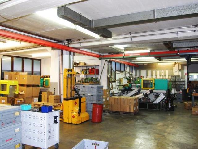 Prod. u. Lagerfläche 500 qm, 250 qm, 150qm m Rampe, Büros u. Parkplätzen
