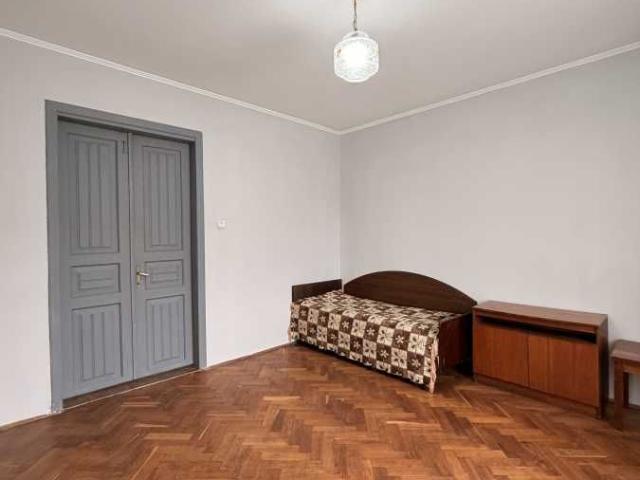 Продаж 1 го поверхового, Луцк, Холодноярська, 4