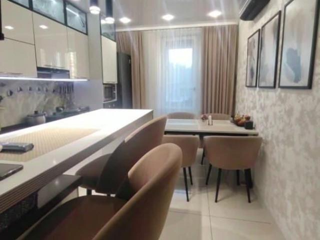 продажа жилая Екатеринбург улица Краснолесья, 93
