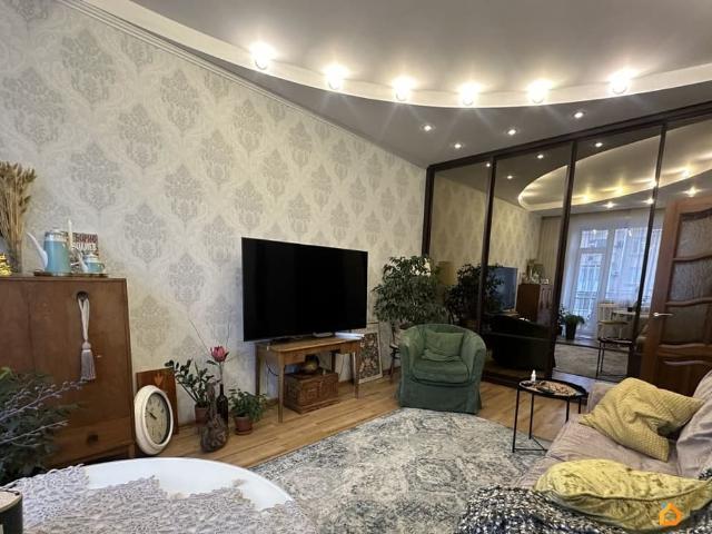 продажа жилая Омск проспект Карла Маркса, 8