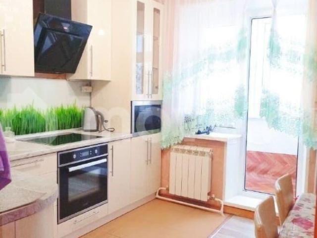 продажа жилая поселок городского типа Излучинск ул. Школьная ул, 16