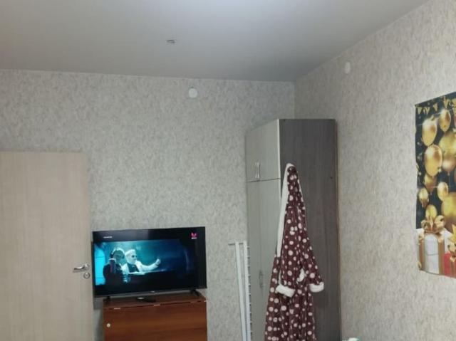 продажа жилая поселок городского типа Промышленная улица Коммунистическая, 10