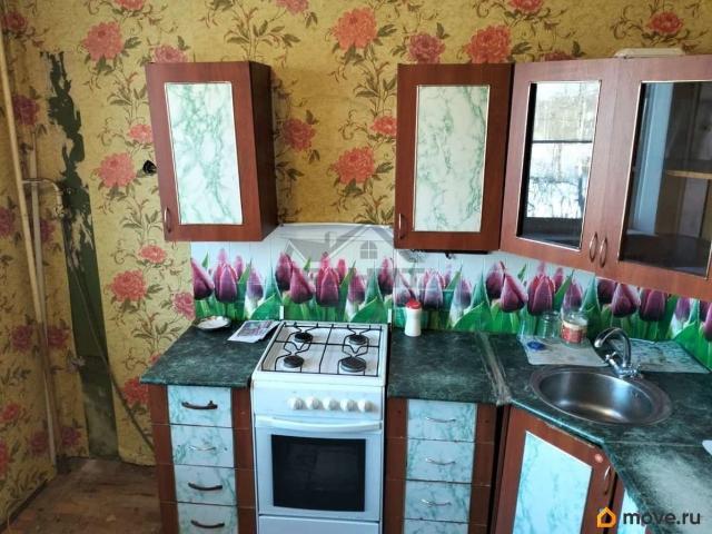 продажа жилая рабочий поселок Крестцы Железнодорожная улица, 32