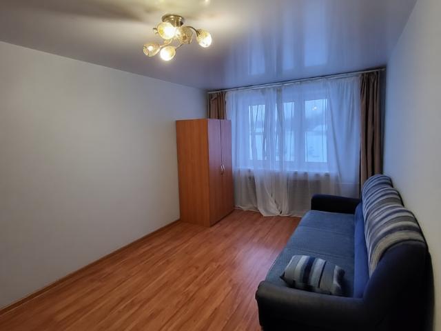 продажа квартира Радужный мкр Мира ул 4а,18