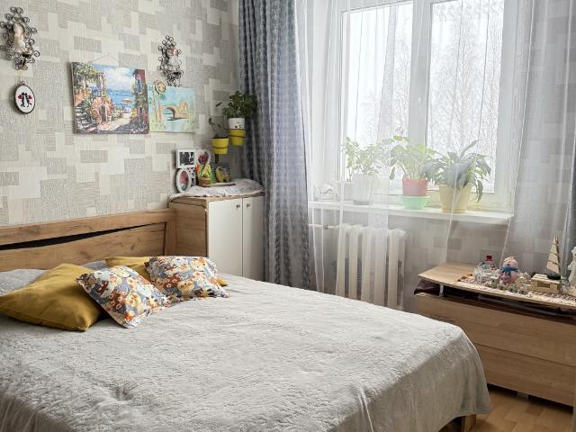 продажа квартира Радужный мкр Мира ул 6,236