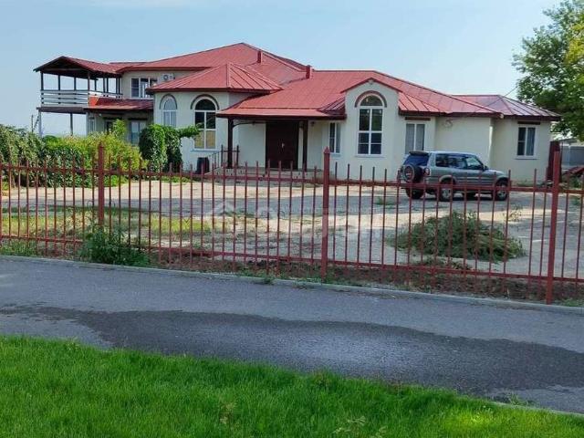 продажа коммерческая Серафимович Погорелова улица, 1кА