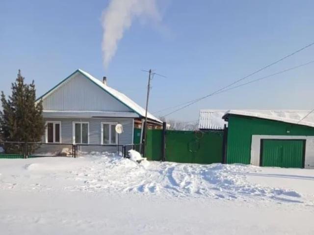 продажа загородная село Ермаковское улица Старковых, 1