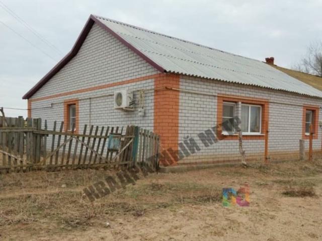 продажа загородная поселок Эрдниевский улица Т. Хахлыновой, 2