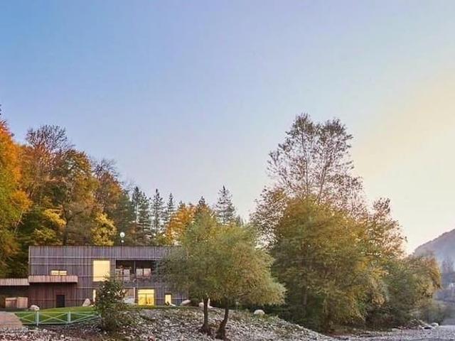 продажа загородная поселок Каменномостский улица Прохладная, 1В