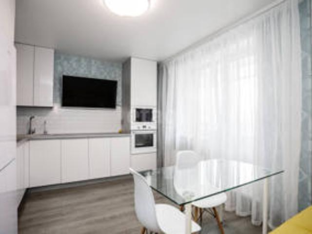 Продажа 1 комнатной, улица Спутников, 16/3