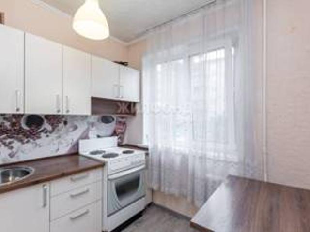 Продажа 2 комнатной, улица Антона Петрова, 154