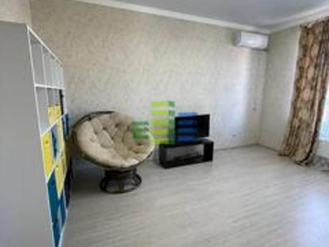 Продажа 2 комнатной, улица Героев Разведчиков, 8к3