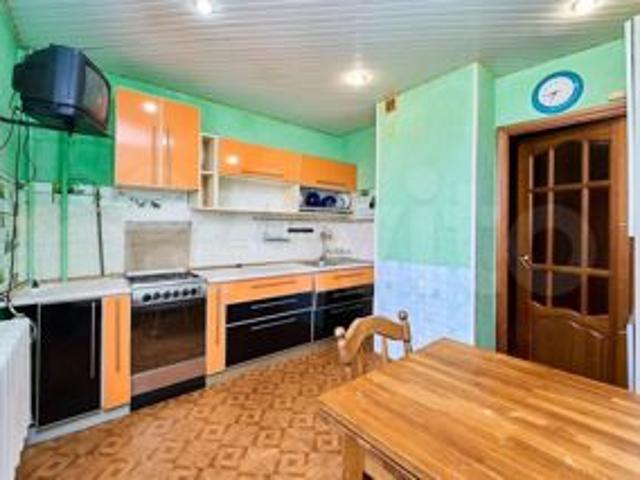 Продажа 2 комнатной, улица им. 40 летия Победы, 93