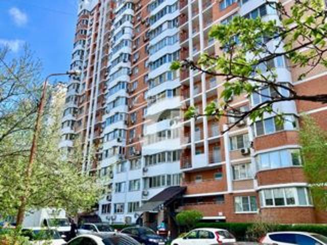 Продажа 2 комнатной, улица им. 40 летия Победы, 33/7