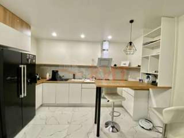 Продажа 2 комнатной, улица Стопани, 4