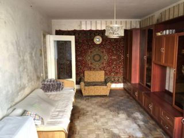 Продажа 2 комнатной, улица 5 Августа, 27к2