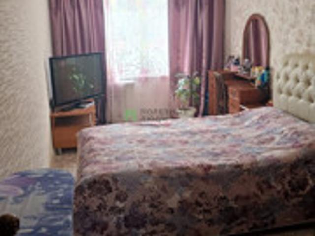 Продажа 3 комнатной, улица Строителей, 84