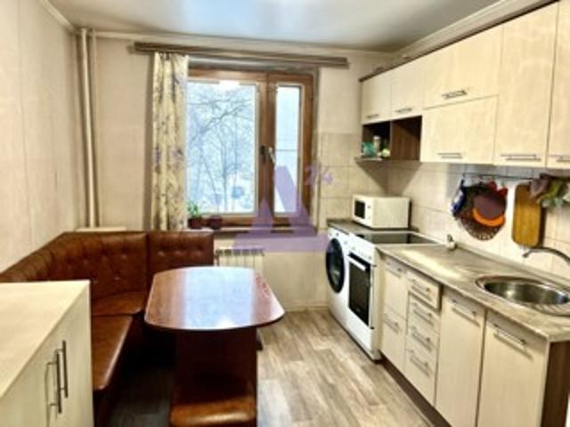 Продажа 3 комнатной, улица Солнечная Поляна, 3